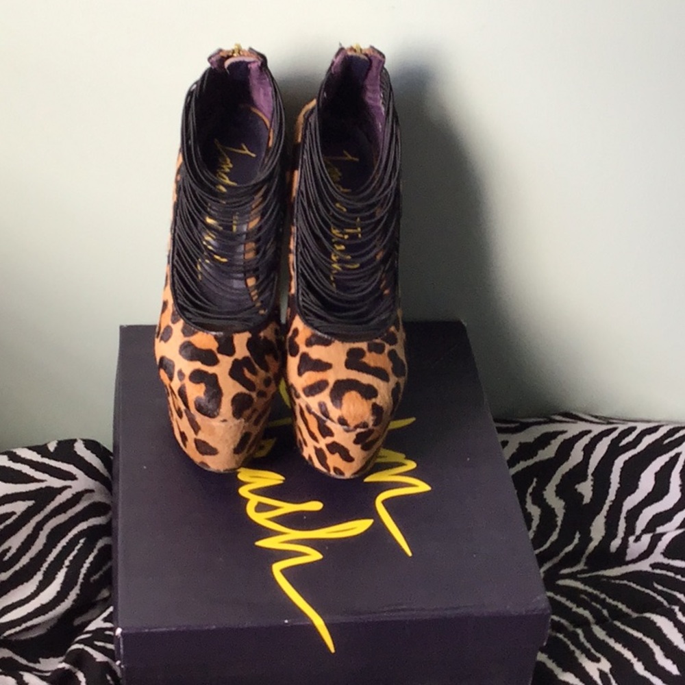 💰💰London Trash Ceres Leather Platform Heels💰💰